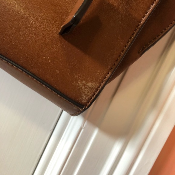 ❌SOLD❌ AUTHENTIC MICHAEL KORS LEATHER CROSSBODY 👜 - Picture 5 of 8